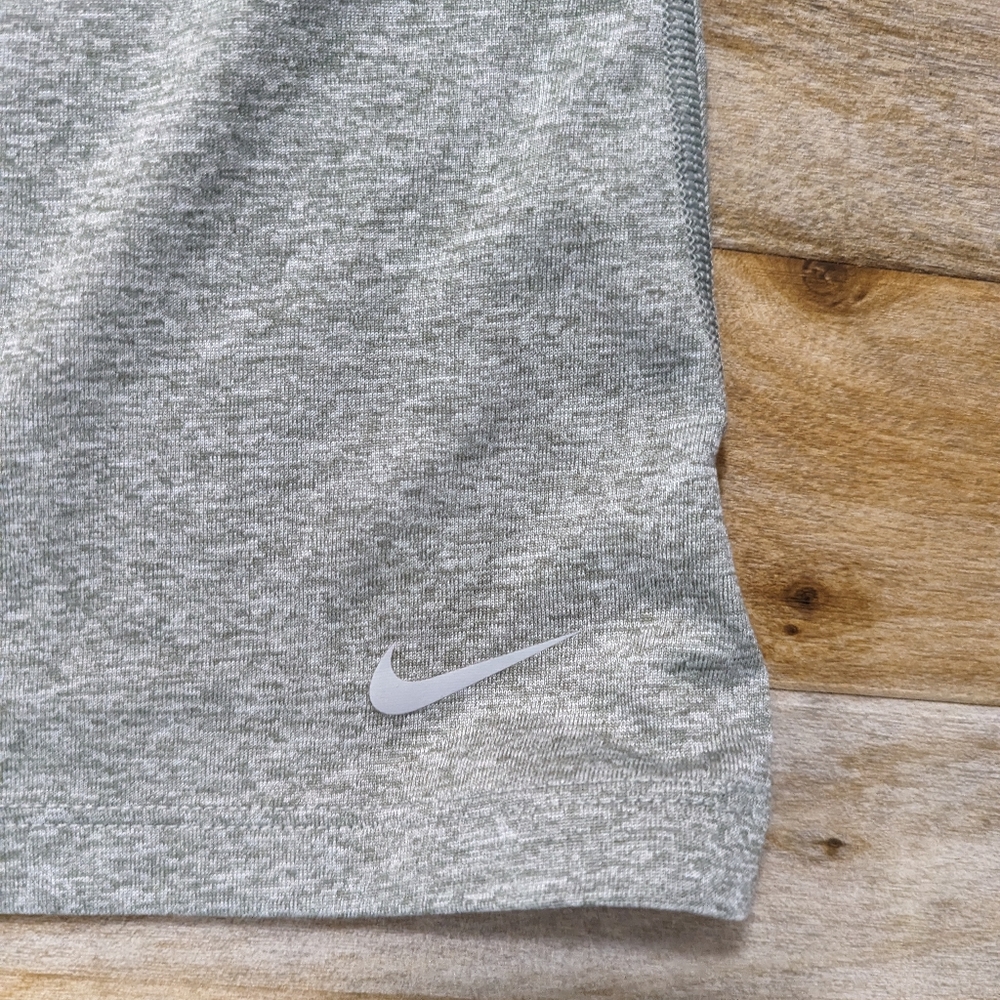 Nike Small Dri-Fit Racerback Rank - Picture 3 of 4